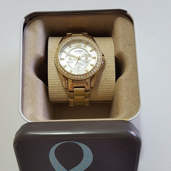 Fossil Gold and Crystal Large‎ Face Watch - Picture 1 of 3